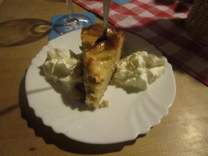 Apple cake with cream - Munich